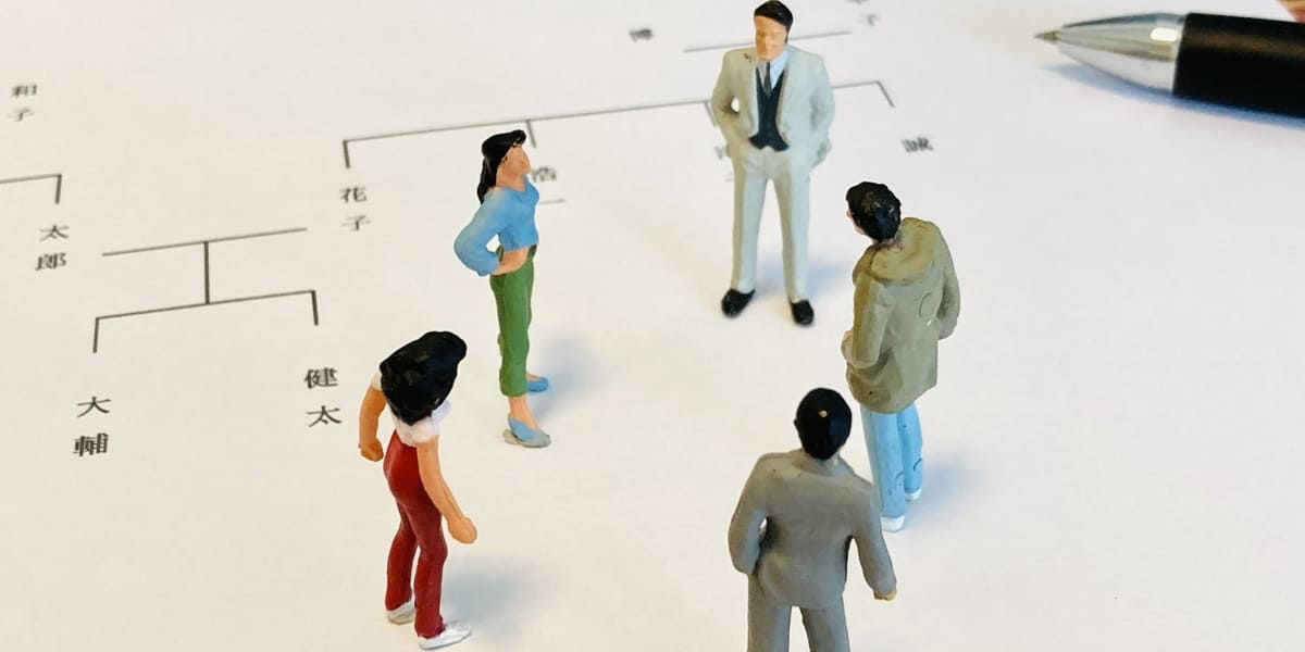 写真：話し合う人々